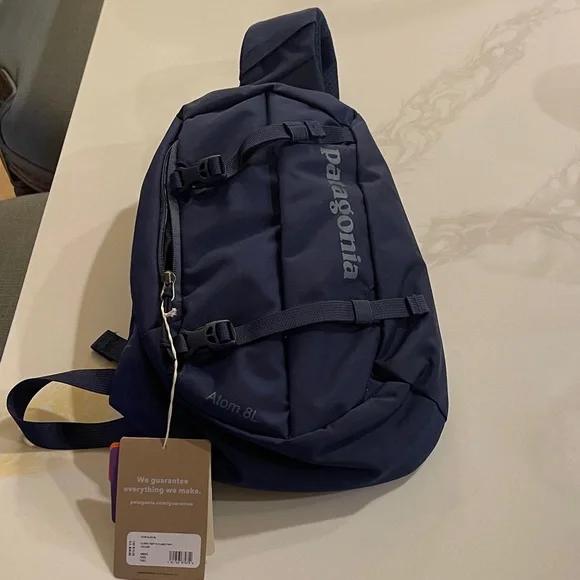 Patagonia Dark Blue Atom Sling 8L NEW with tags!! - Picture 1 of 10